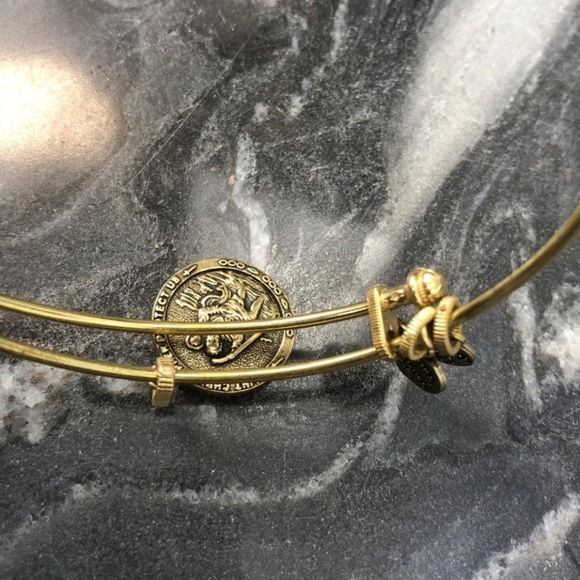 ANGELICA GOLD SAINT CHRISTOPHER BRACELET - Picture 4 of 6